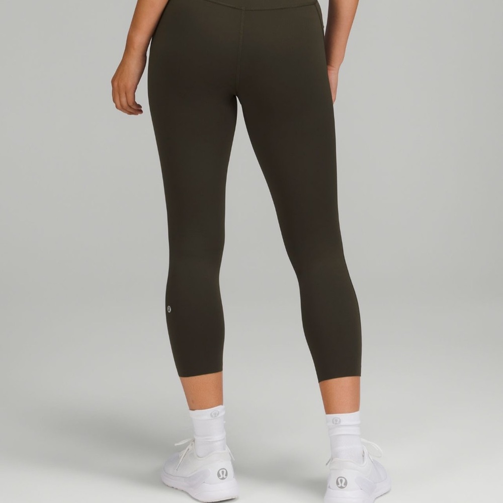 NWOT Lululemon Base Pace 23”